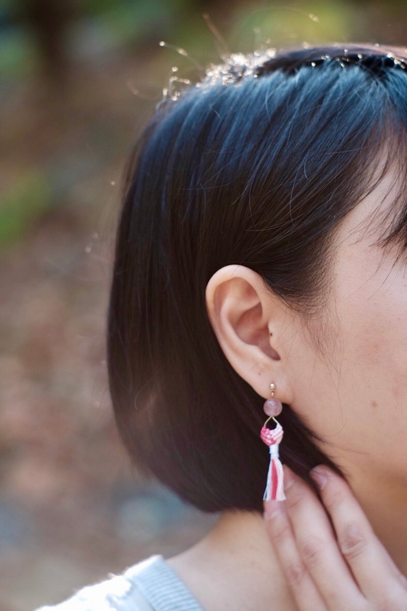 Pink Crystal 【Shooting Stars】 earrings - Earrings & Clip-ons - Crystal Pink