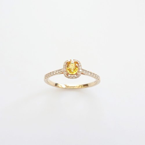 Joyce Wu Handmade Jewelry 天然橢圓形黃色剛玉 黃寶 微鑲鑽石 純 18K 金戒指 | 客製 復古