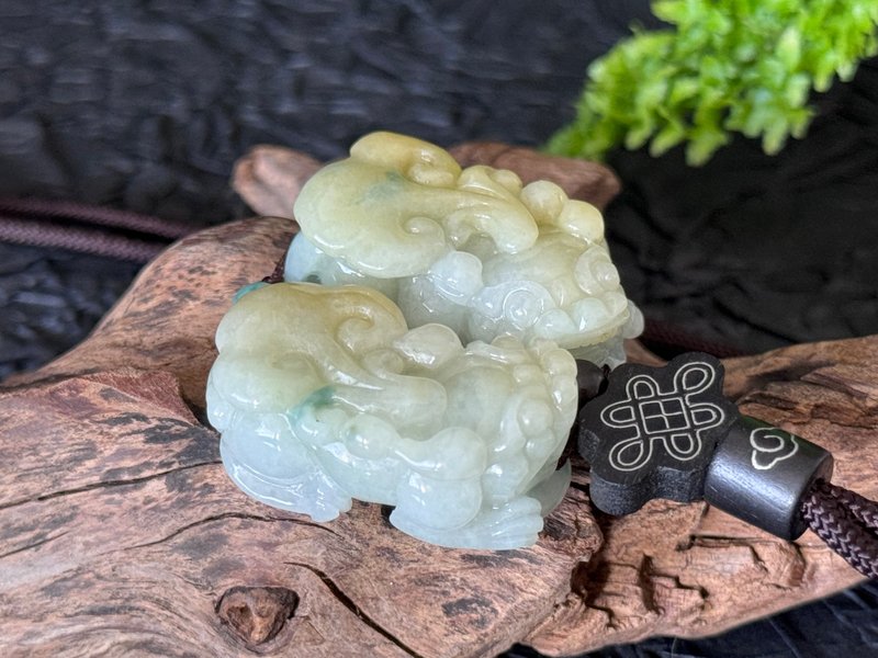 Free consecration and fortune-making Pixiu natural A-grade Burmese jade jade three-color Pixiu necklace - Necklaces - Jade Multicolor