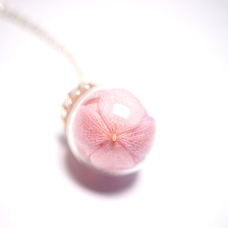 A Handmade Pink Pink Purple Hydrangea Glass Ball Necklace 1 - สร้อยติดคอ - พืช/ดอกไม้ 