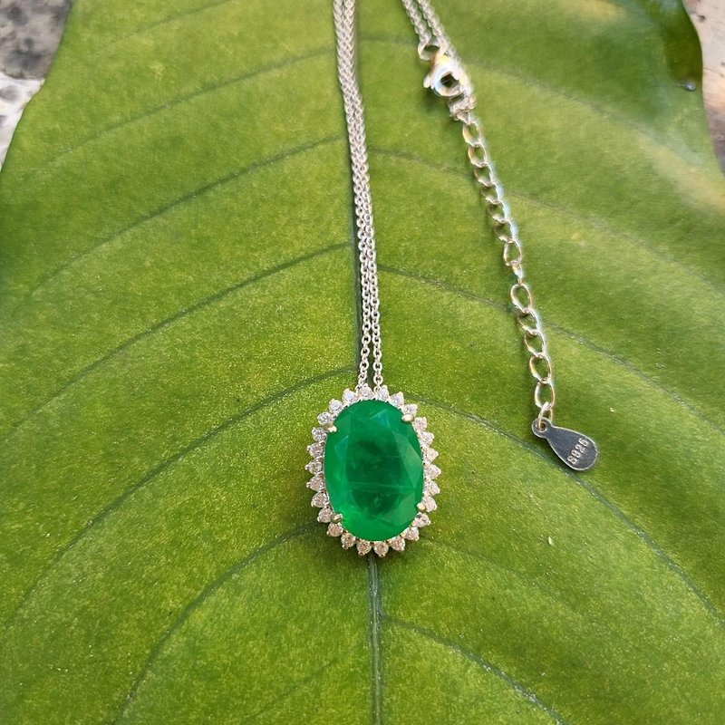 Sterling Silver Necklace with Pendent Crystal (Emerald color) - สร้อยคอ - เงินแท้ 