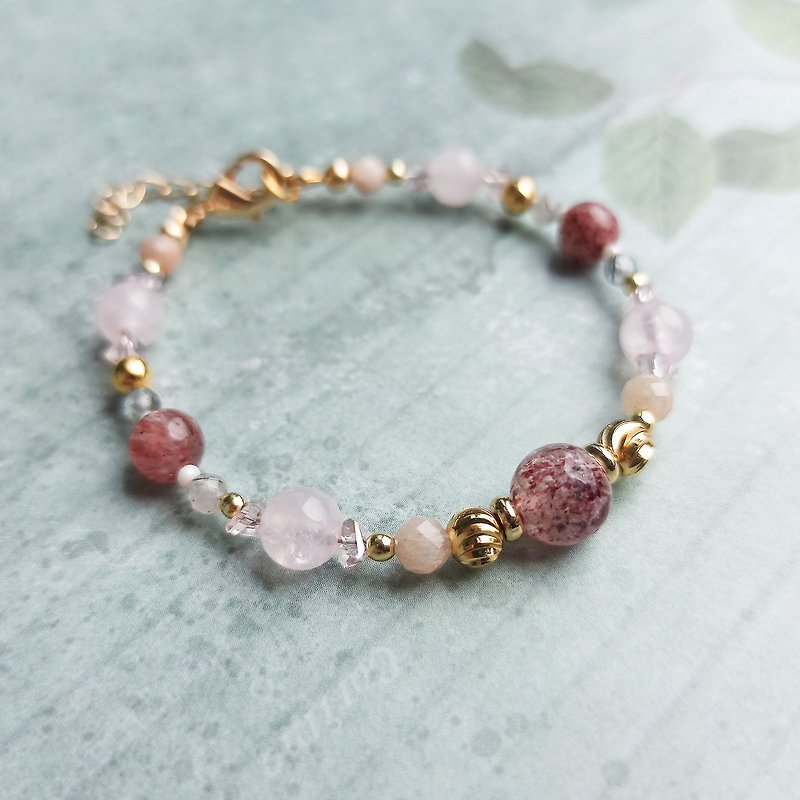 Strawberry crystal bracelet. Women energy and health. 草莓晶 黑髮晶 粉晶 太陽石 女性調理 水晶手鍊