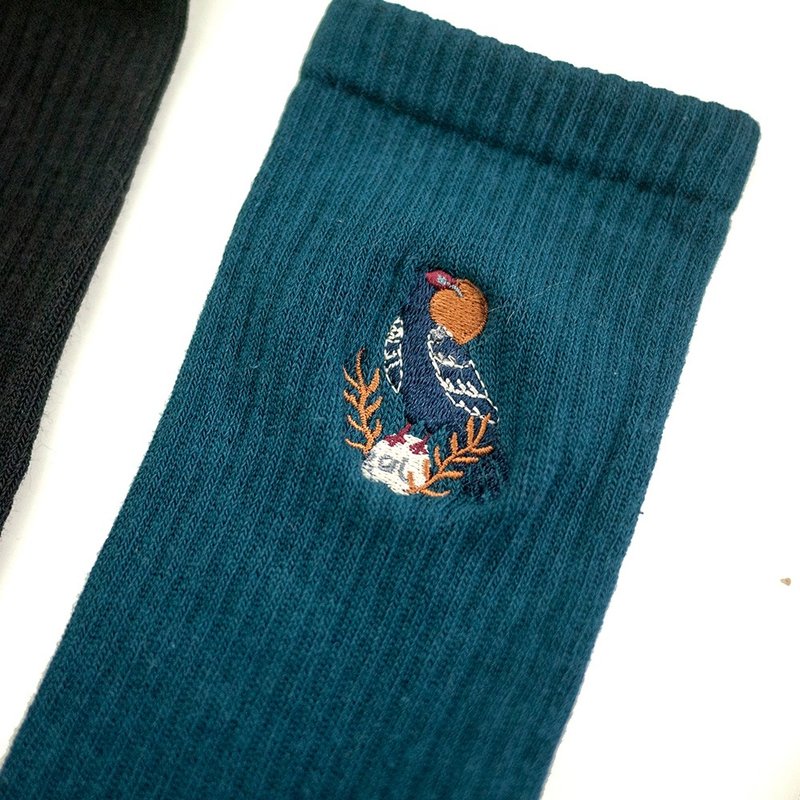 AFTER WORK blue-bellied pheasant embroidered lake green socks - ถุงเท้า - ผ้าฝ้าย/ผ้าลินิน สีน้ำเงิน