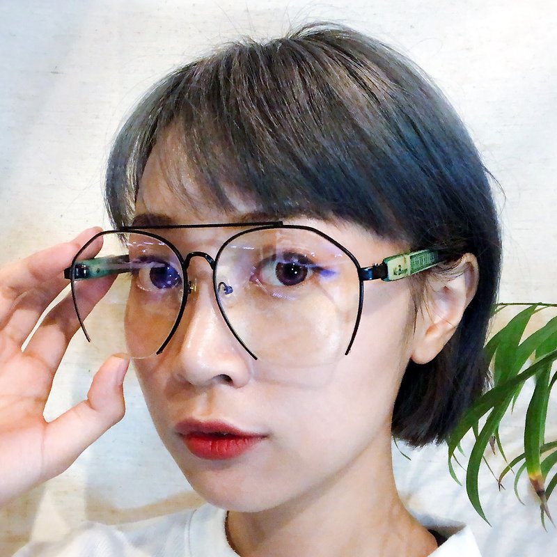 Mr.Banboo Taiwan handmade glasses [engraving old window flower Hanmei series] Taiwan Guizhu - Glasses & Frames - Bamboo 