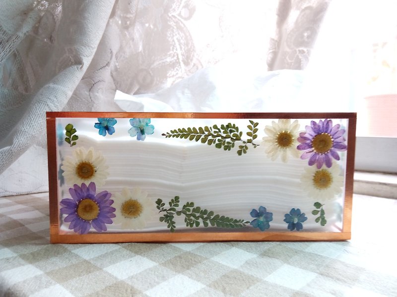 Plastic Acrylic tissue box cover, tissue box  with pressed flowers - Tissue Boxes - Acrylic Purple