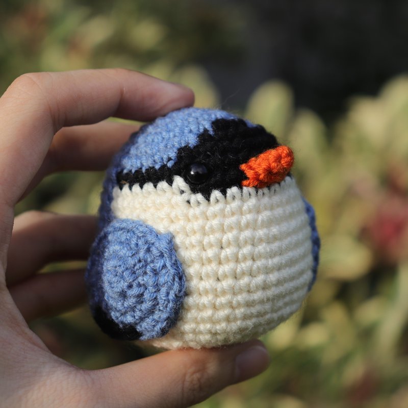 Velvet-fronted Nuthatch crochet toy - ของวางตกแต่ง - ขนแกะ 