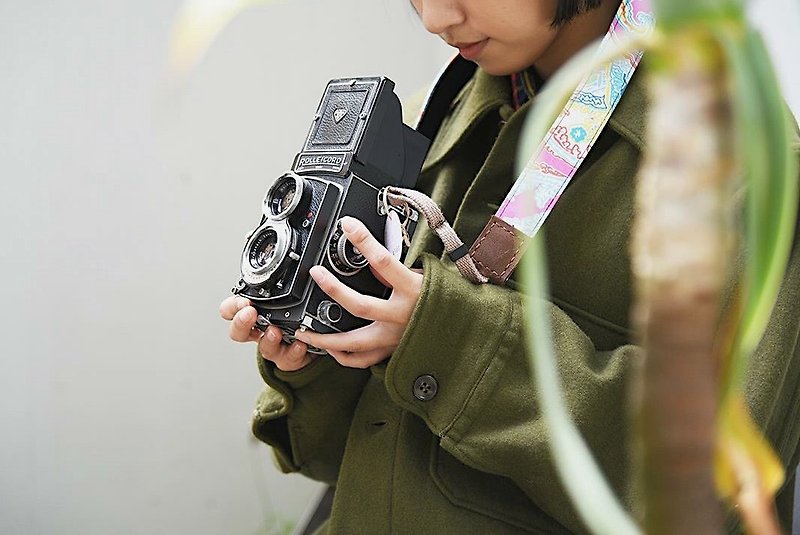 [Endorphin] Handmade camera strap is cleared from stock - ขาตั้งกล้อง - ผ้าฝ้าย/ผ้าลินิน สีเขียว