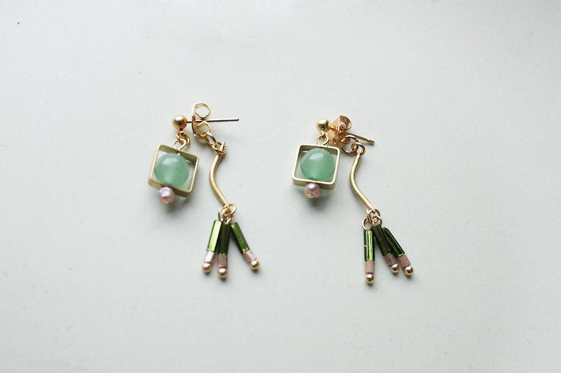Peacock fish | Earrings - Dongling jade - Earrings & Clip-ons - Other Metals Green