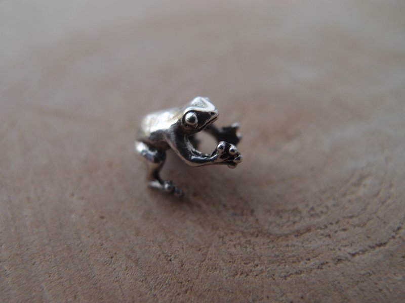 Sterling Silver Frog Ear Cuff Jacket No Piercing Non Pierced - ต่างหู - เงินแท้ สีเงิน