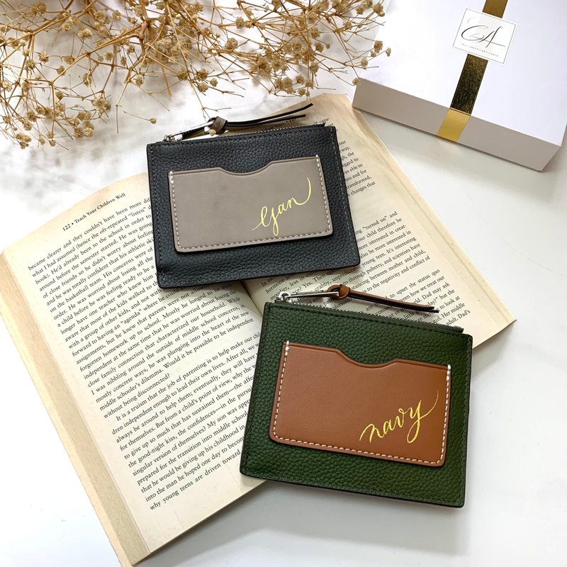 [Customized] Genuine leather wallet with hot stamped name customized birthday promotion couple immigration gift - กระเป๋าสตางค์ - หนังแท้ สีเขียว