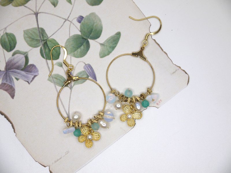 [Riitta] Moonstone butterfly chalcedony pearl opal round earrings - Earrings & Clip-ons - Gemstone 