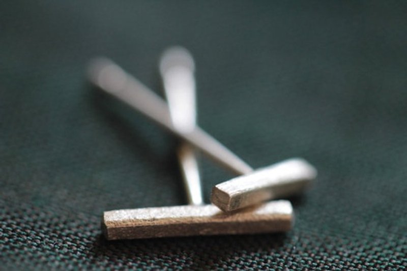 Handmade silver minimalist bar stud earrings (E0165) - 耳環/耳夾 - 銀 銀色