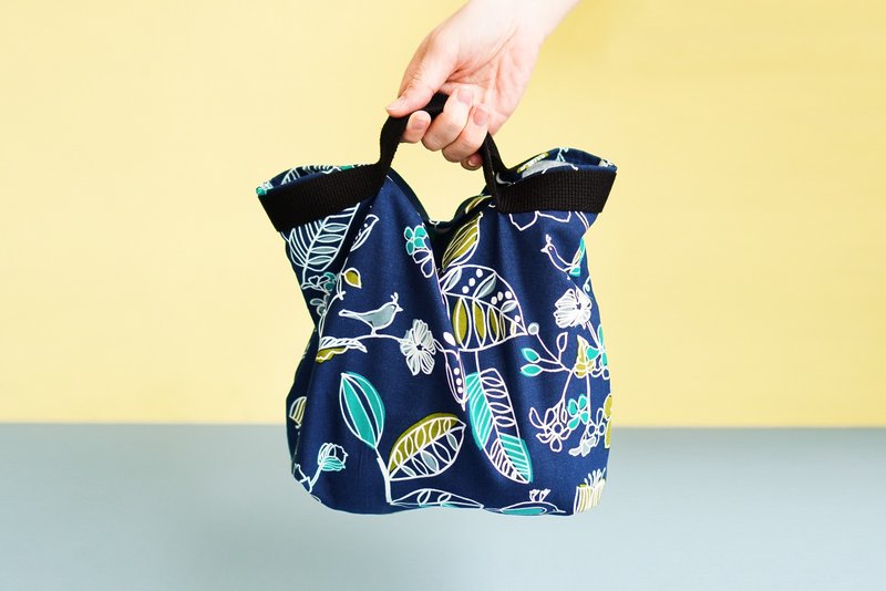 Autumn lunch bag can fit Big Lock lunch box with custom fabric selection - กระเป๋าถือ - ผ้าฝ้าย/ผ้าลินิน สีน้ำเงิน