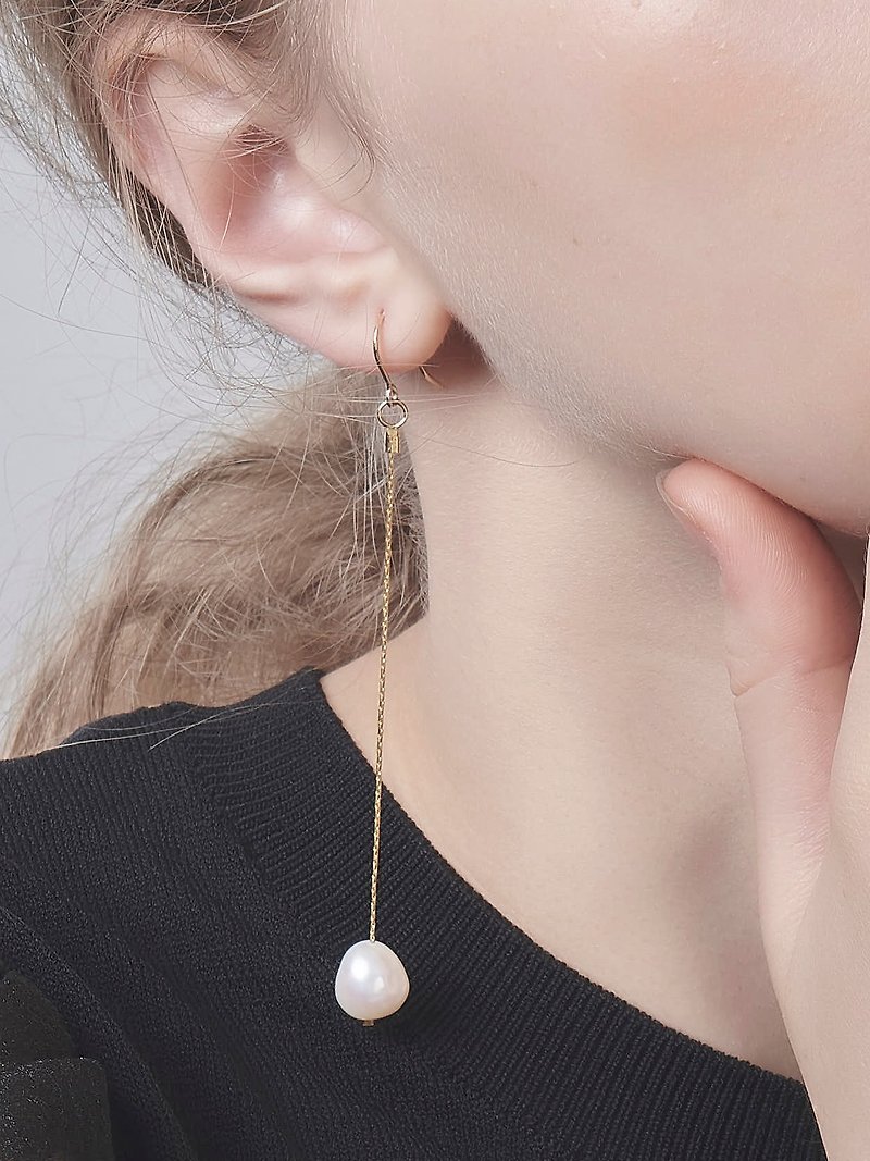 LESIS | Long Chain Earrings - ต่างหู - ไข่มุก ขาว