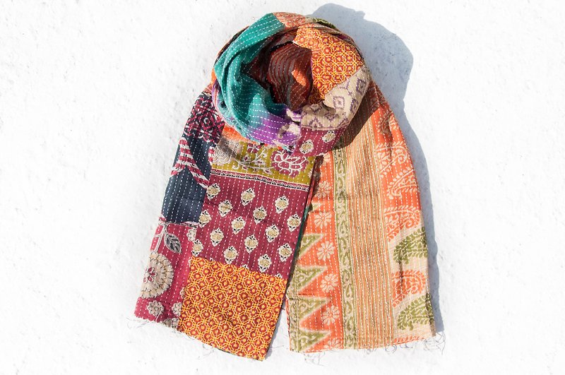 Hand-sewn sari cloth stitching silk scarf/embroidered silk scarf/embroidered scarf/hand-sewn sari thread silk scarf-tropical flowers - ผ้าพันคอถัก - ผ้าฝ้าย/ผ้าลินิน 
