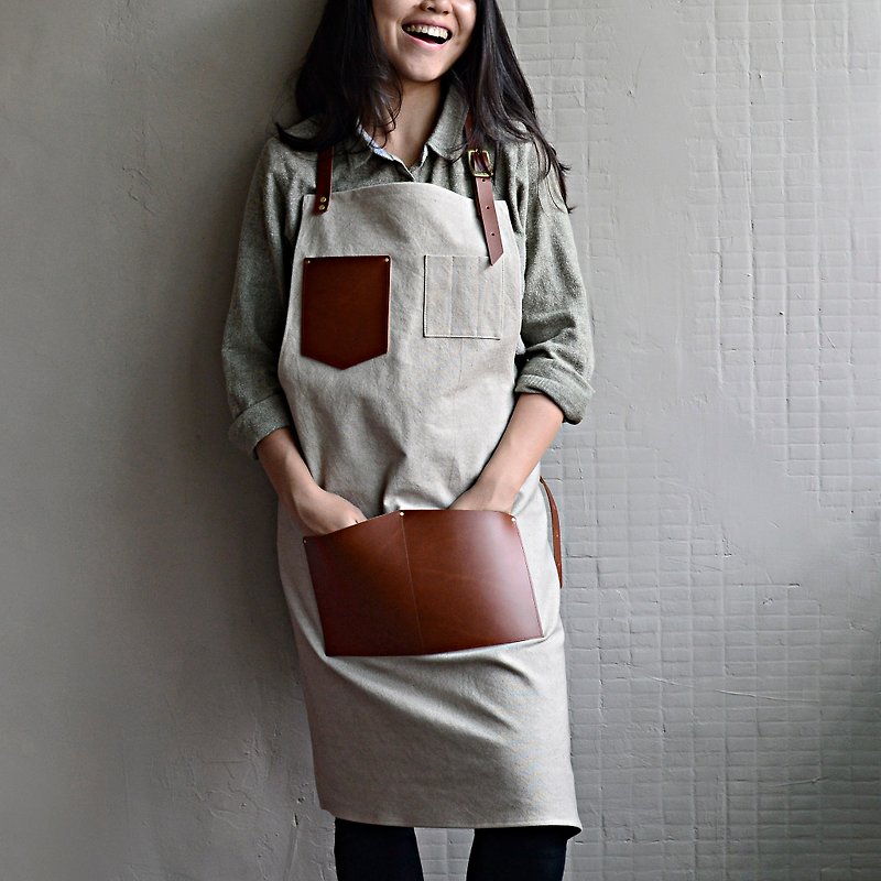[Gear's Invisibility Cloak] Cowhide Pocket Washed Canvas Apron Leather (Khaki Fabric + Red) - ผ้ากันเปื้อน - หนังแท้ สีนำ้ตาล
