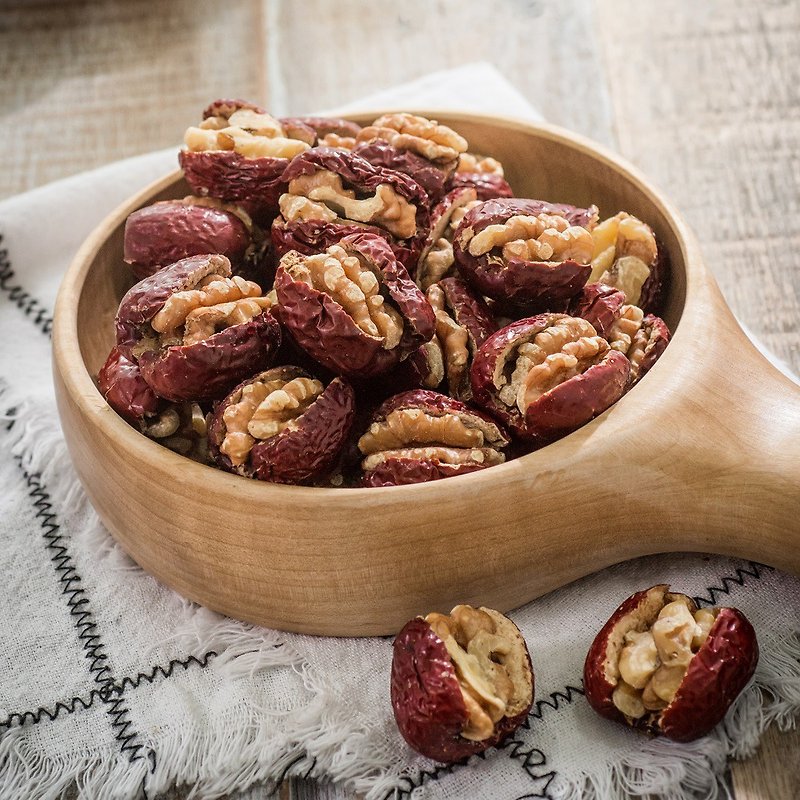 [Kovlai Boutique Nuts] Red Dates with Walnuts 150g/bag - Nuts - Fresh Ingredients Multicolor