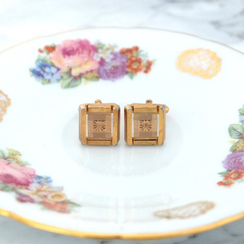 French Vintage Square Gold-Plated Cufflinks - Cuff Links - Precious Metals Gold