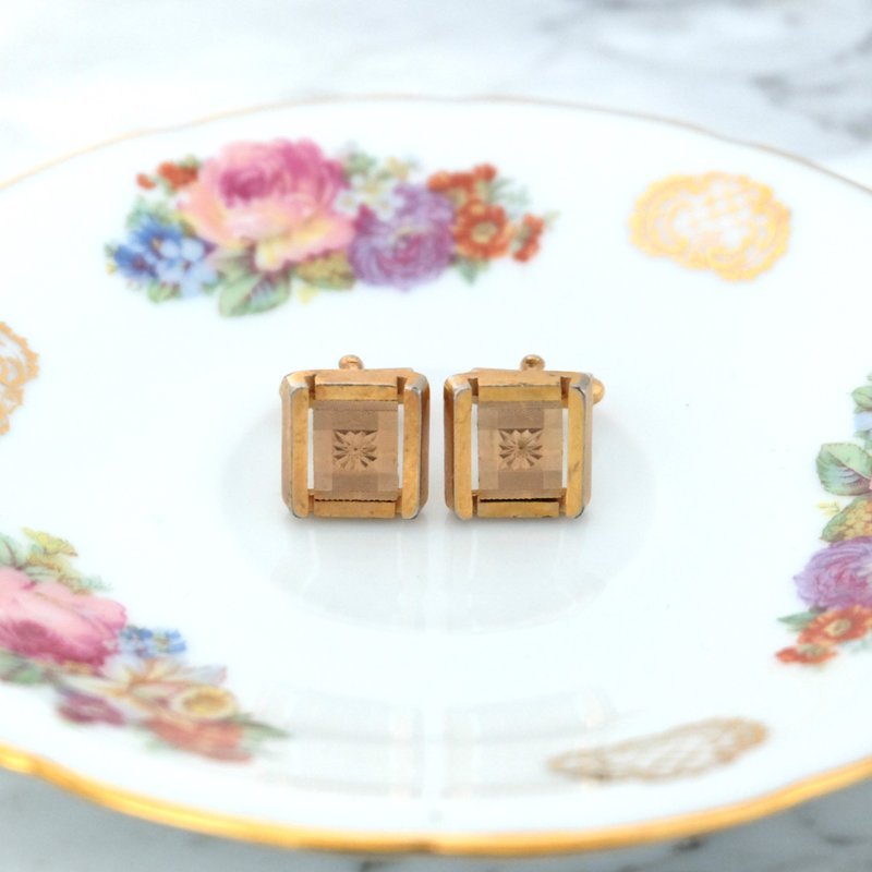 French Vintage Square Gold-Plated Cufflinks - กระดุมข้อมือ - เครื่องประดับ สีทอง