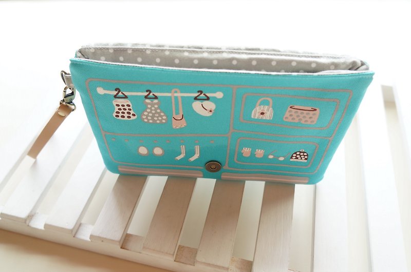 Hand-painted Japanese style small wardrobe/hand-in-hand mobile phone bag (water Teal) - Other - Other Materials Multicolor