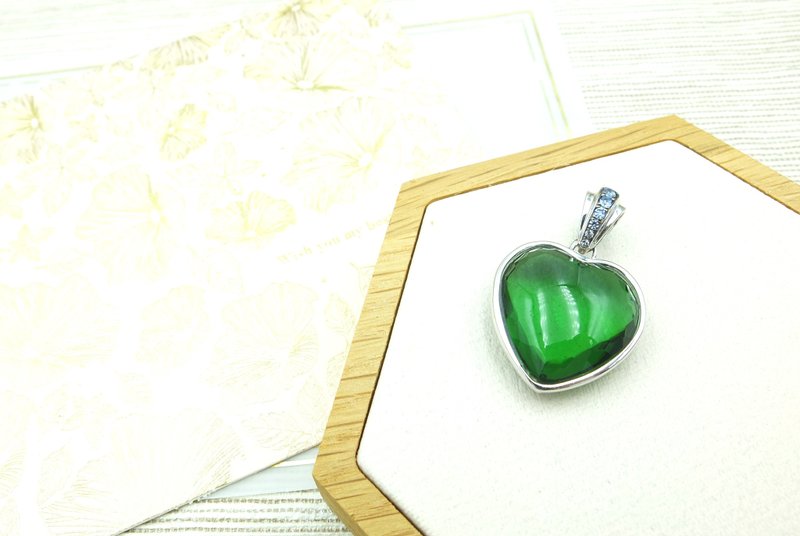 Heart- Stone beryl micro-cut corner pendant - สร้อยคอ - เงินแท้ สีเขียว