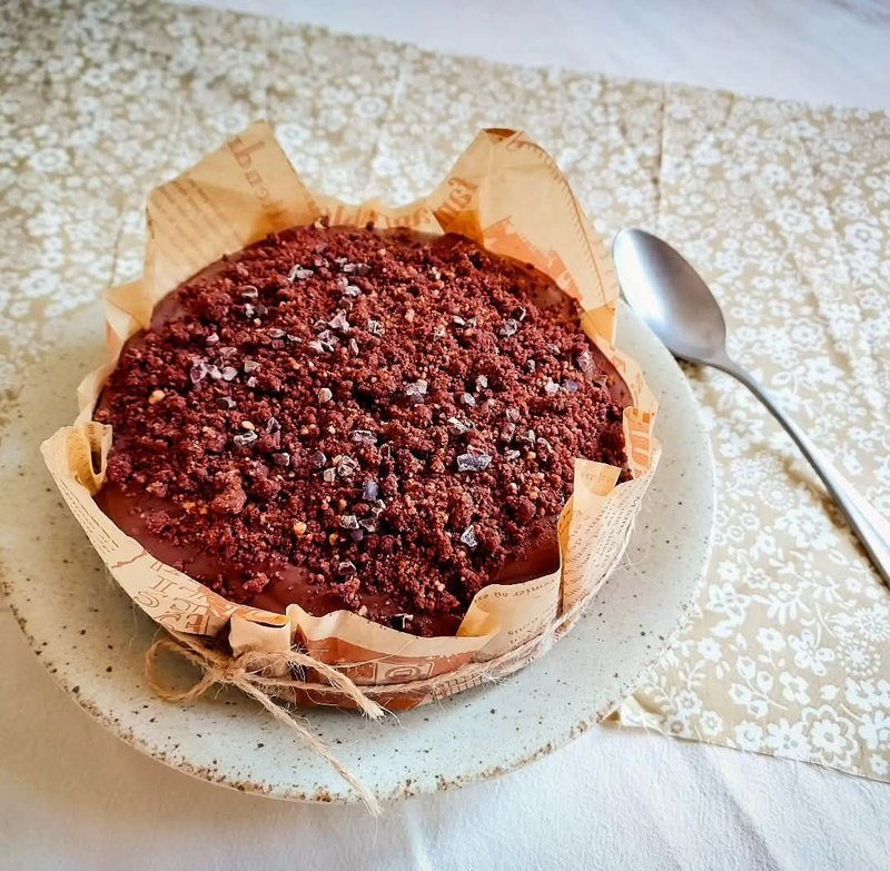 Vegan Chocolate Cake - Cake & Desserts - Fresh Ingredients Brown