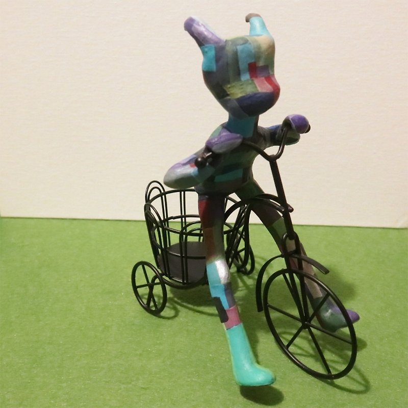 【手作り彫刻】自転車に乗る小悪魔 彫刻工芸 No.6 - 置物 - 粘土 