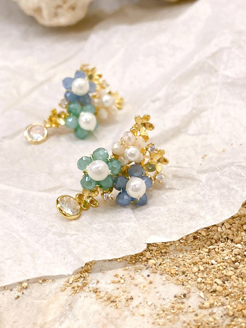 The color of the lake contrasts. MUCHAT handmade 14KGP three-dimensional crystal bead flower sterling silver needle earrings - Earrings & Clip-ons - Other Metals Green