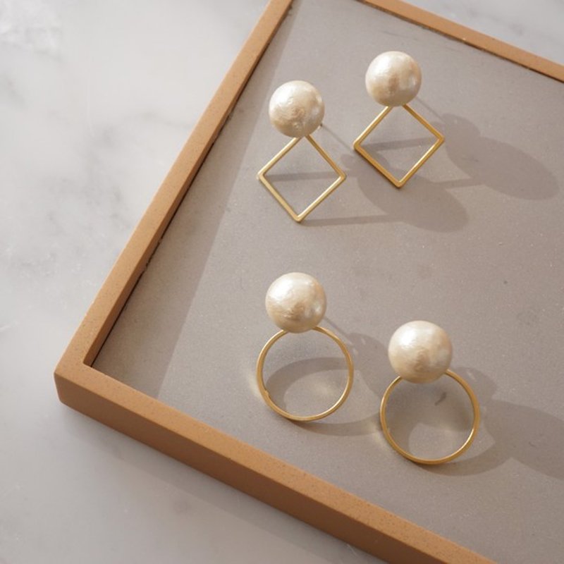 Two-way Pearl Earrings - ต่างหู - โลหะ สีทอง