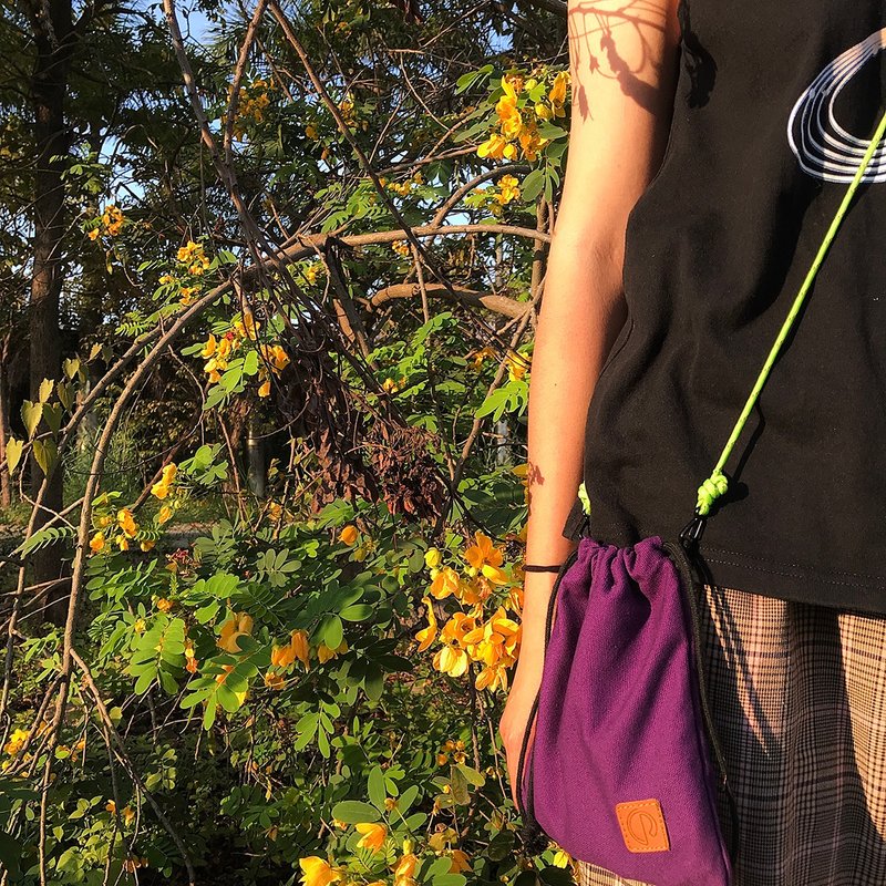 CINDERACHEL designer minimalist style reflective lanyard personality wild crossbody drawstring bag canvas bag purple - Messenger Bags & Sling Bags - Cotton & Hemp Purple