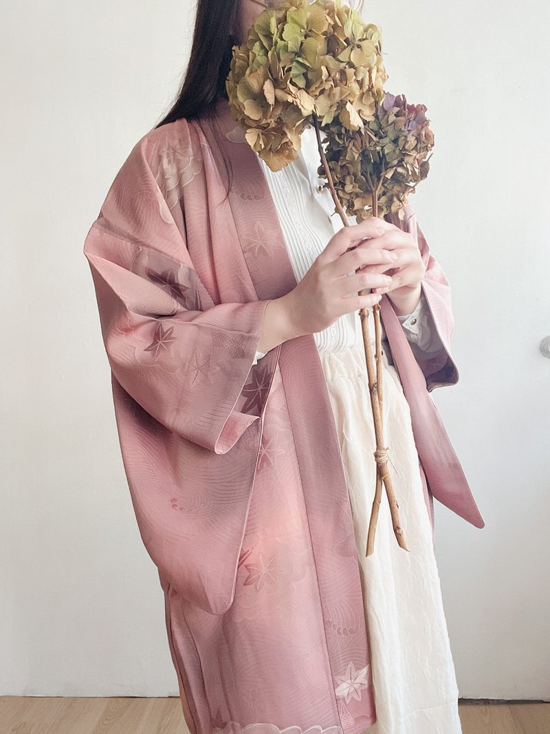 春夏日本製和風雲朵楓葉印花藕粉色薄款古著羽織和服外套 - 女大衣/外套 - 聚酯纖維 粉紅色