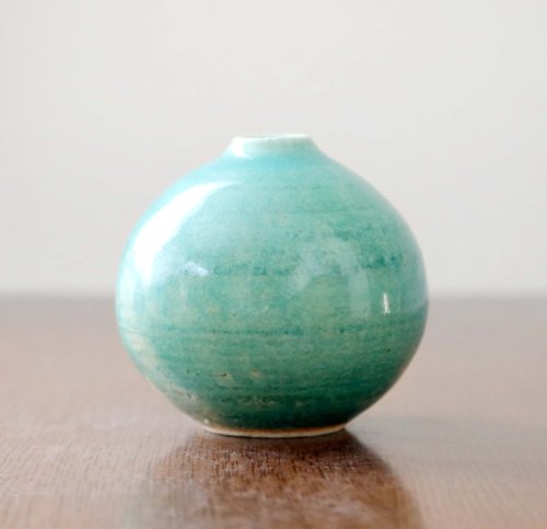 トルコ青釉のふっくら丸い大きめ一輪挿し - ショップ 創作工房