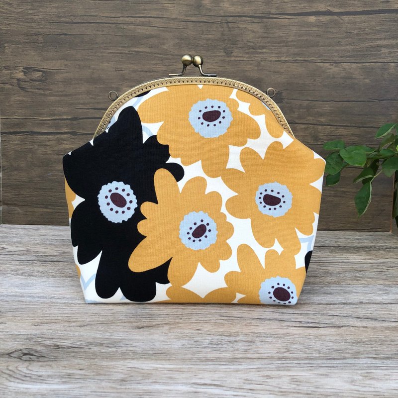 Nordic sunflower kiss lock bag/side backpack/がまぐちバッグ - กระเป๋าแมสเซนเจอร์ - ผ้าฝ้าย/ผ้าลินิน สีเหลือง