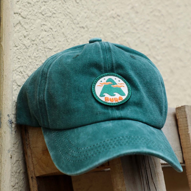 BURA Vintage Cap with Mountain Woven Patch - Green - หมวก - ผ้าฝ้าย/ผ้าลินิน สีเขียว