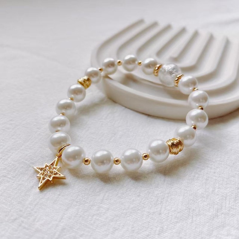 【Cinnamonmon】Ice and Snow Country| Essential Oil Bracelet| Christmas Gift Box| Pearl - Bracelets - Glass 