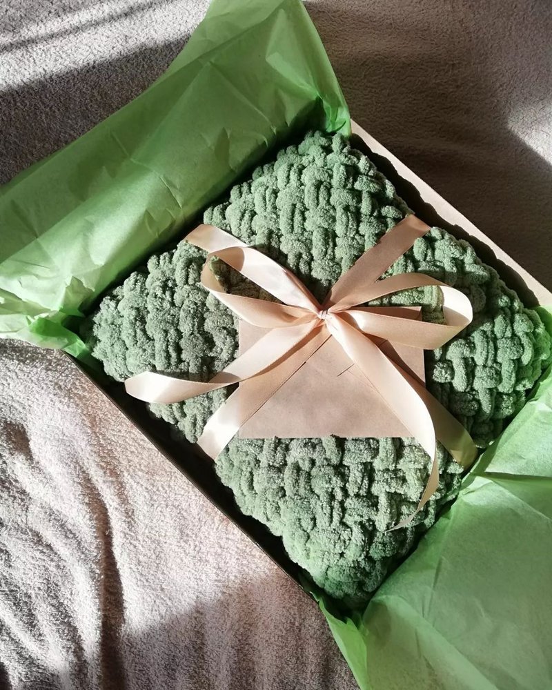 Chunky quilt couch blanket handmade Best gift for her - 棉被/毛毯 - 聚酯纖維 綠色
