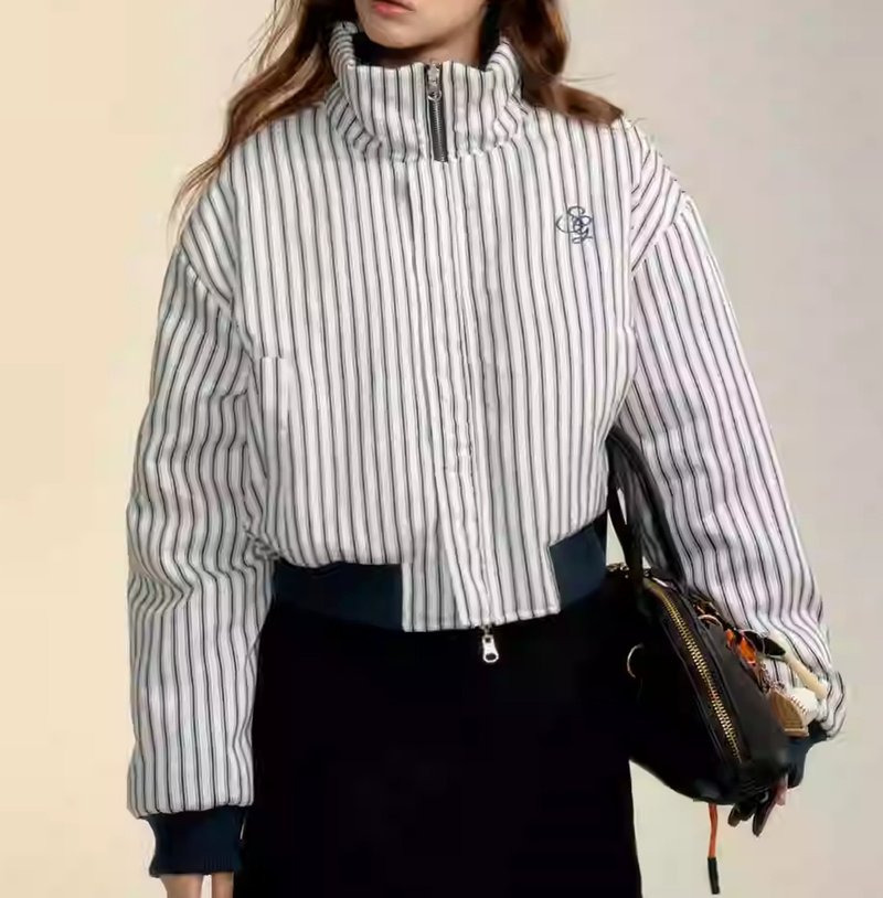 Retro striped contrast color double-sided drop shoulder stand collar short Korean cotton coat - เสื้อแจ็คเก็ต - วัสดุอื่นๆ ขาว