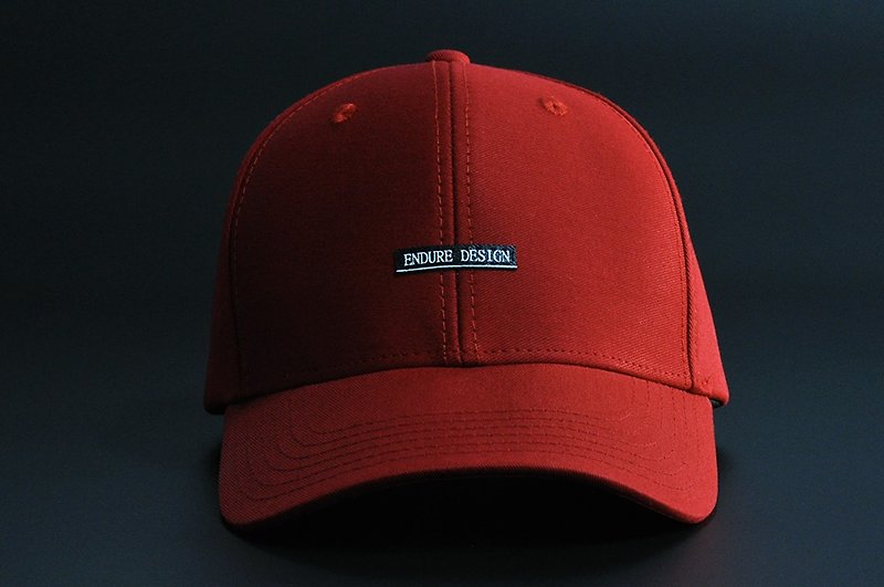 ENDURE brand design/酒紅色老帽 - 帽子 - 棉．麻 