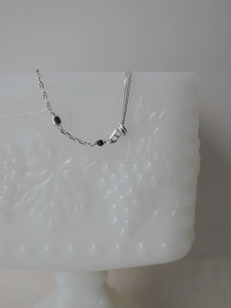 Zhu.handcrafted__Modest__純銀/黑尖晶 - 手鍊/手環 - 純銀 