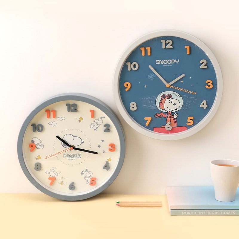 Peanuts Snoopy three-dimensional digital silent clock-Snoopy genuine continuous second hand wall clock - นาฬิกา - วัสดุอื่นๆ หลากหลายสี