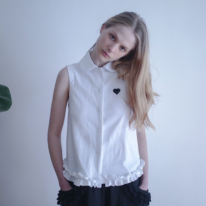 Black love sleeveless white shirt - imakokoni - เสื้อเชิ้ตผู้หญิง - ผ้าฝ้าย/ผ้าลินิน ขาว