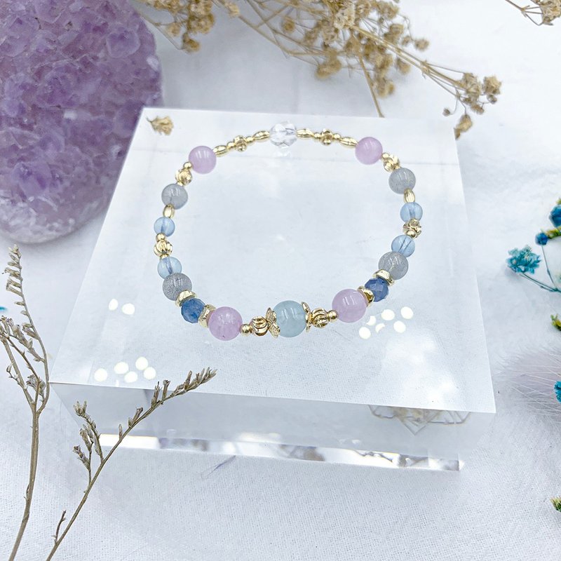 Symphony of Tides/Aquamarine Kunzite Labradorite White Crystal Sapphire Crystal Bracelet - สร้อยข้อมือ - วัสดุอื่นๆ หลากหลายสี