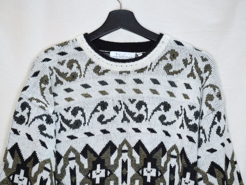 Vintage totem sweater black and white totem - Women's Sweaters - Other Materials 