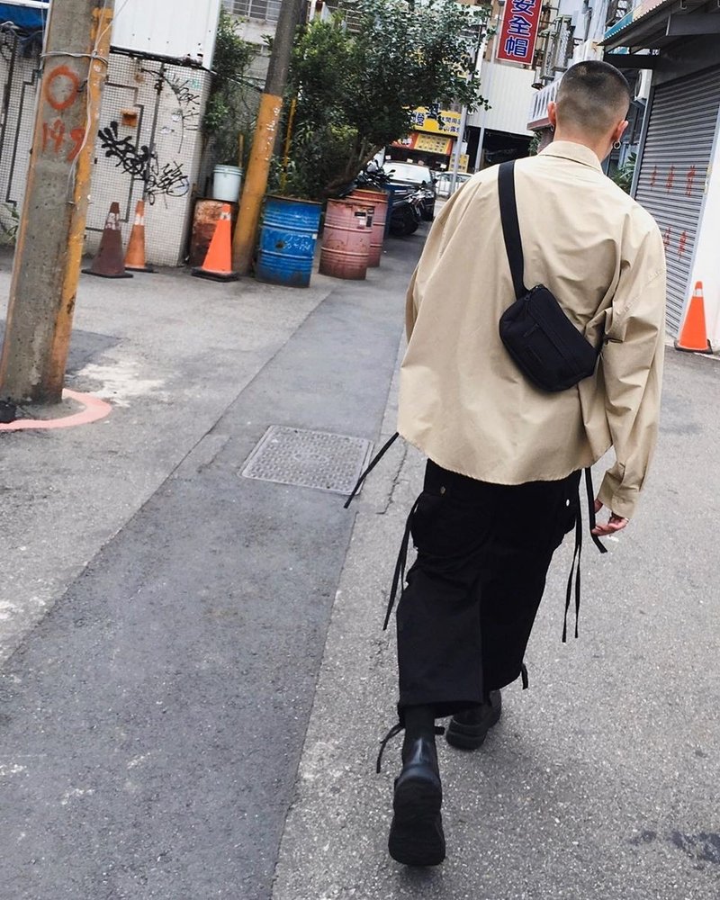 Jacob Lotus系列斜背包 (黑色) 側背包 斜背包 男包 女包 旅行 - 側背包/斜背包 - 環保材質 黑色