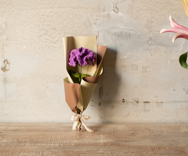 Brown paper wrap bouquet