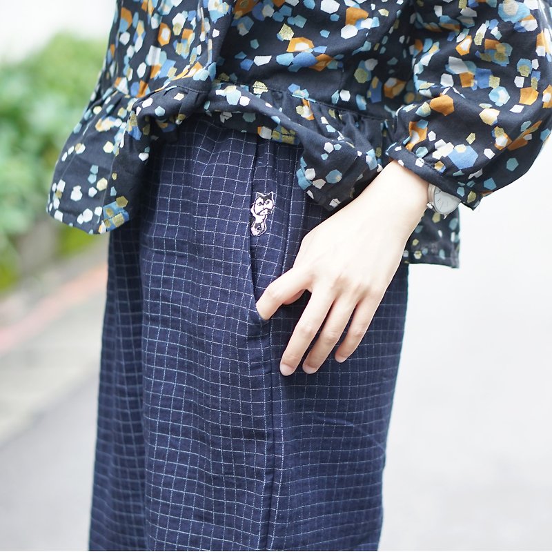 Put a cat in the pocket - dark blue cotton embroidered cowboy loose straight skirt - Skirts - Cotton & Hemp Blue