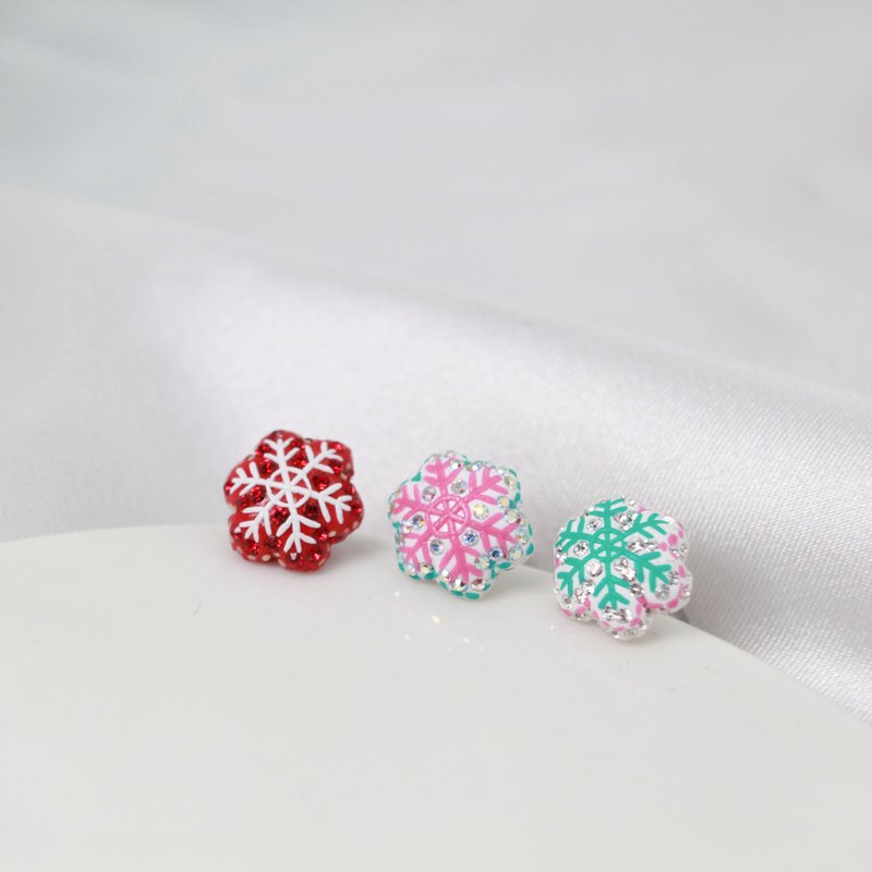 【SWS Jewelry】Snowflake Fluttering Bead Earrings Christmas Earrings Rhinestone Earrings Anti-allergic Medical Steel - ต่างหู - วัสดุอื่นๆ หลากหลายสี