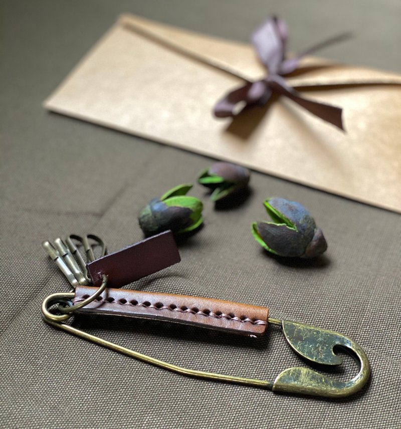 [Customized gift] Real pin leather key ring 6 colors ///Free engraving custom name anniversary - Keychains - Genuine Leather Multicolor