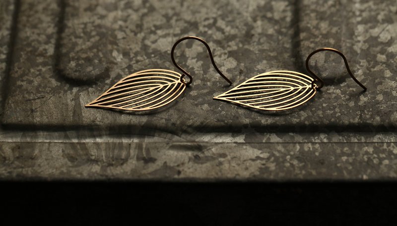 金葉耳環 Leaf Earrings (Gold) - 耳環/耳夾 - 其他金屬 金色