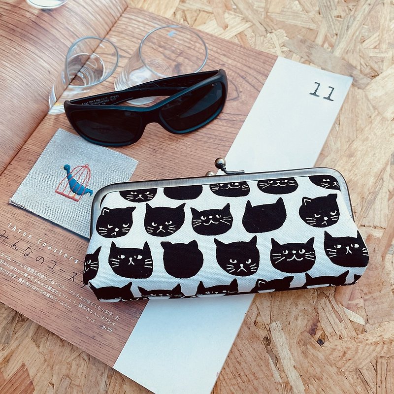 Kiss lock bag/glasses bag/pencil bag/cosmetic bag/gift/Made in Taiwan [Cat] - Coin Purses - Cotton & Hemp 